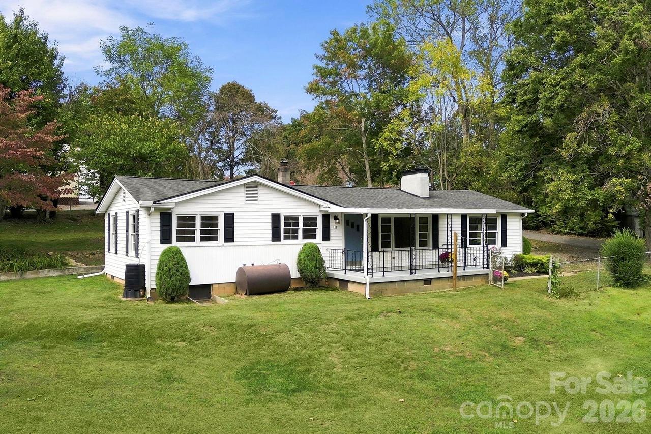 111 Sherwood Rd., Swannanoa, NC 28778