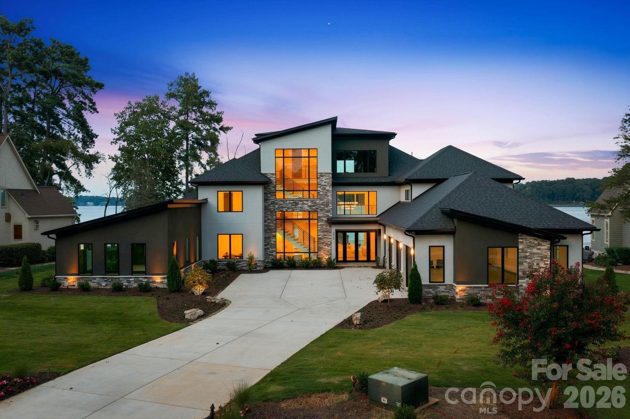 3904 Channel Pointe Ln., Denver, NC 28037