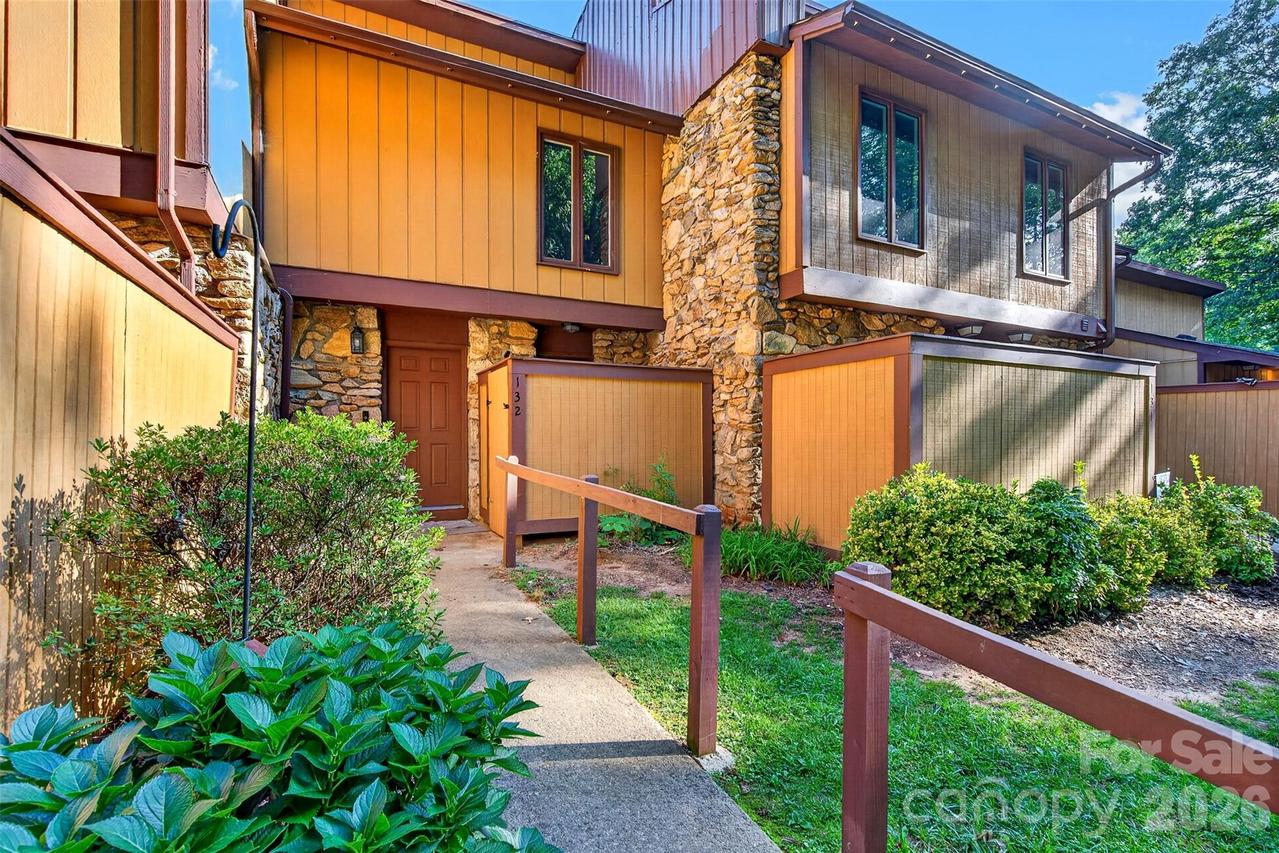 132 Colony Dr., Arden, NC 28704