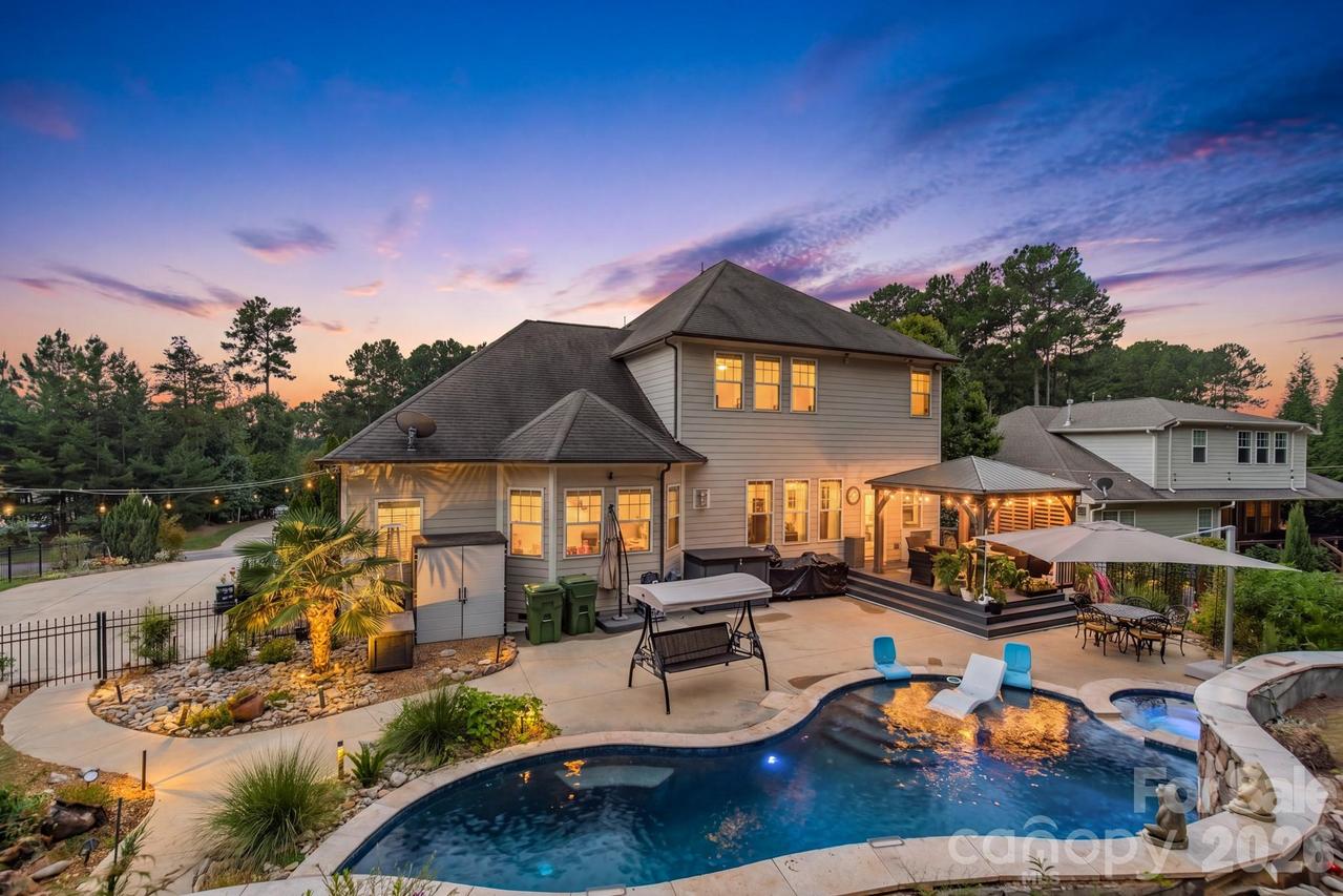 317 Holdsworth Dr., Mount Holly, NC 28120