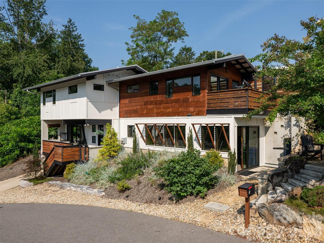 4 Osprey Tr., Asheville, NC 28806