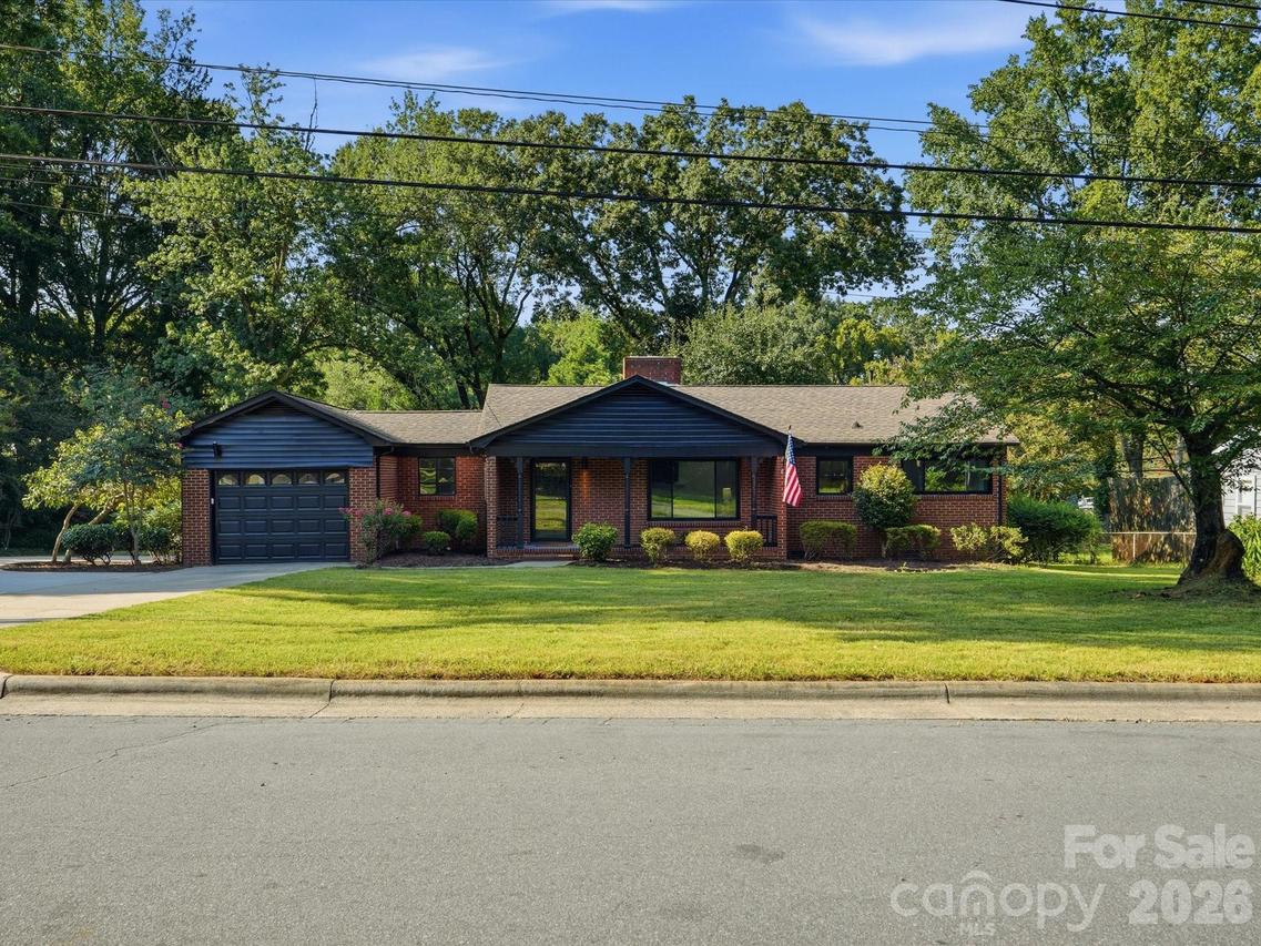 5701 Wilora Lake Rd., Charlotte, NC 28212