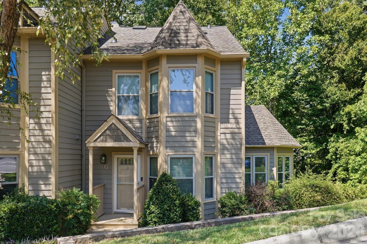 13820 Queens Harbor Rd., Charlotte, NC 28278