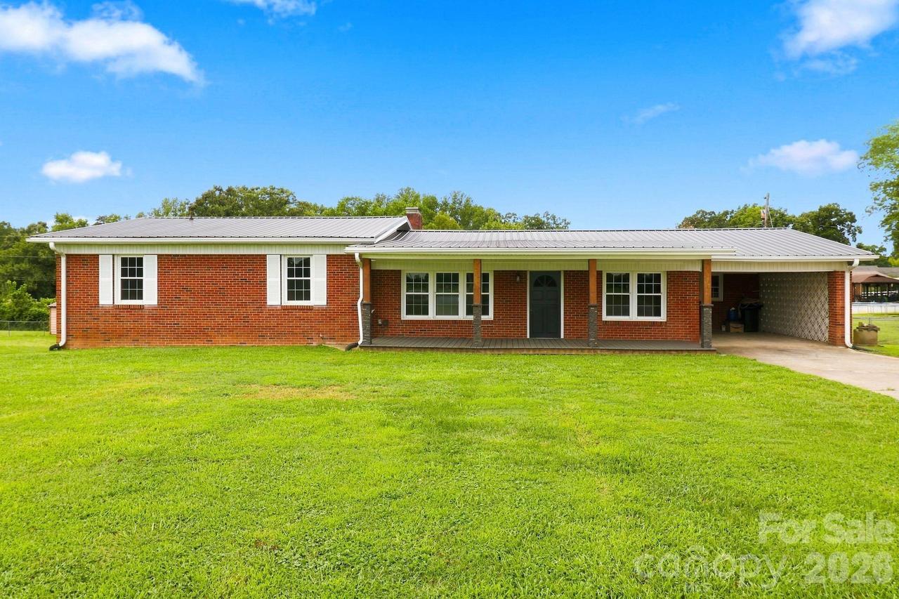 1664 Chase High Rd., Forest City, NC 28043