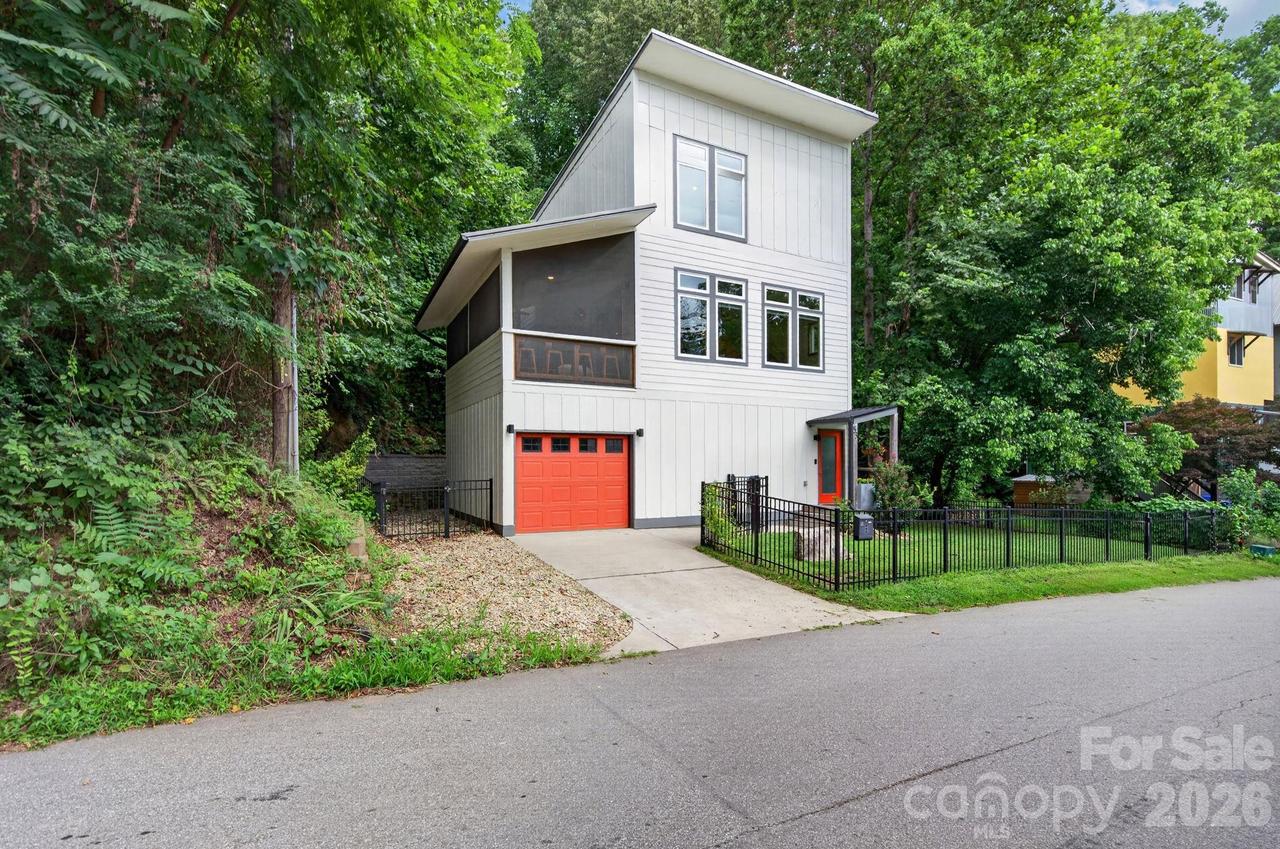 53 Waynesville Ave., Asheville, NC 28806