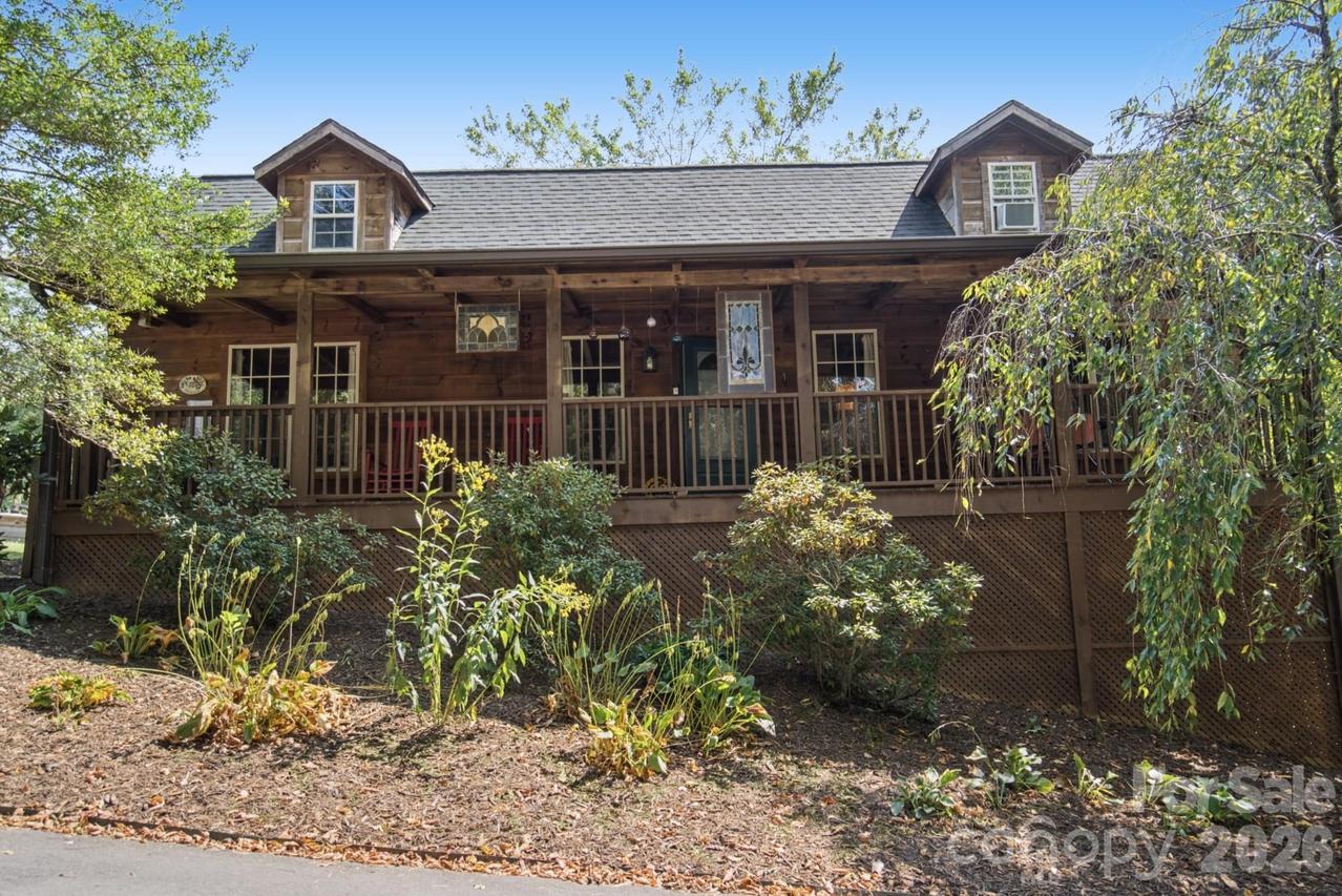 1 Locust Ave., Asheville, NC 28804