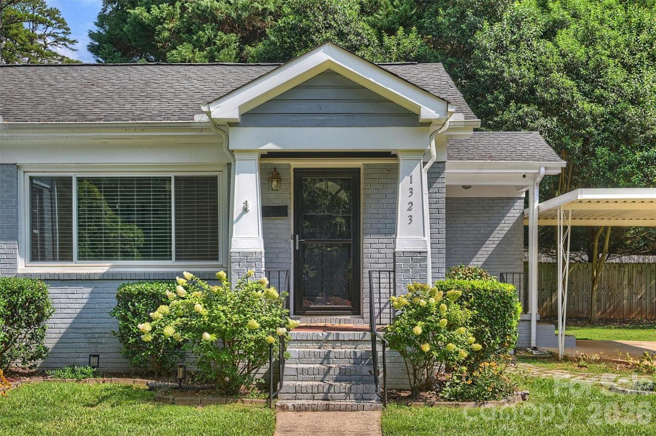 1323 Carolyn Dr., Charlotte, NC 28205