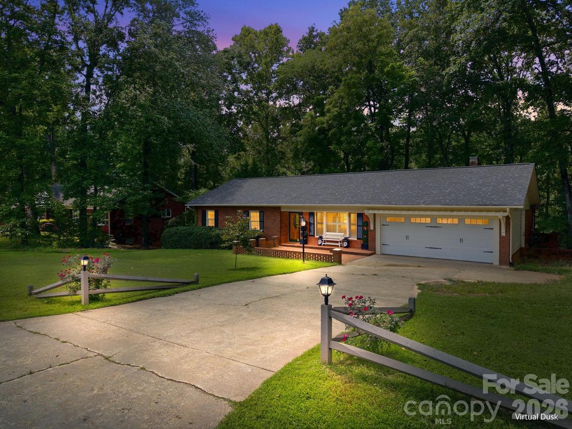 305 Heritage Cir., Statesville, NC 28625