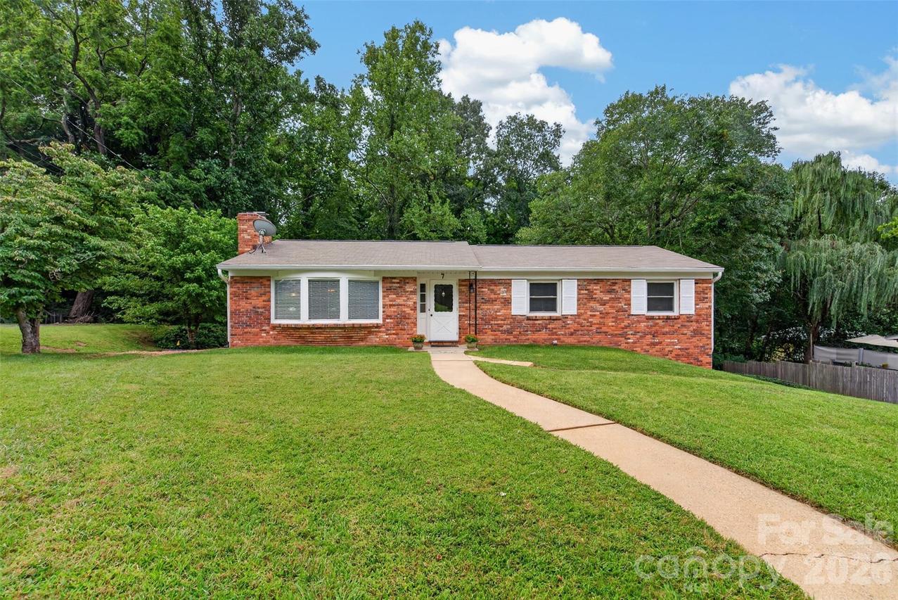 7 Mountainbrook Rd., Asheville, NC 28805