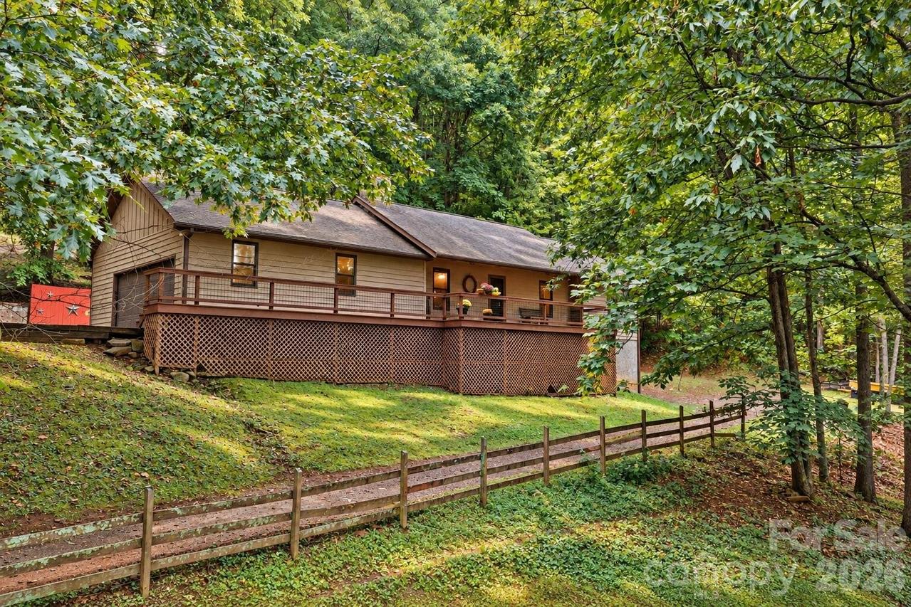 1424 Big Cove Rd., Waynesville, NC 28786