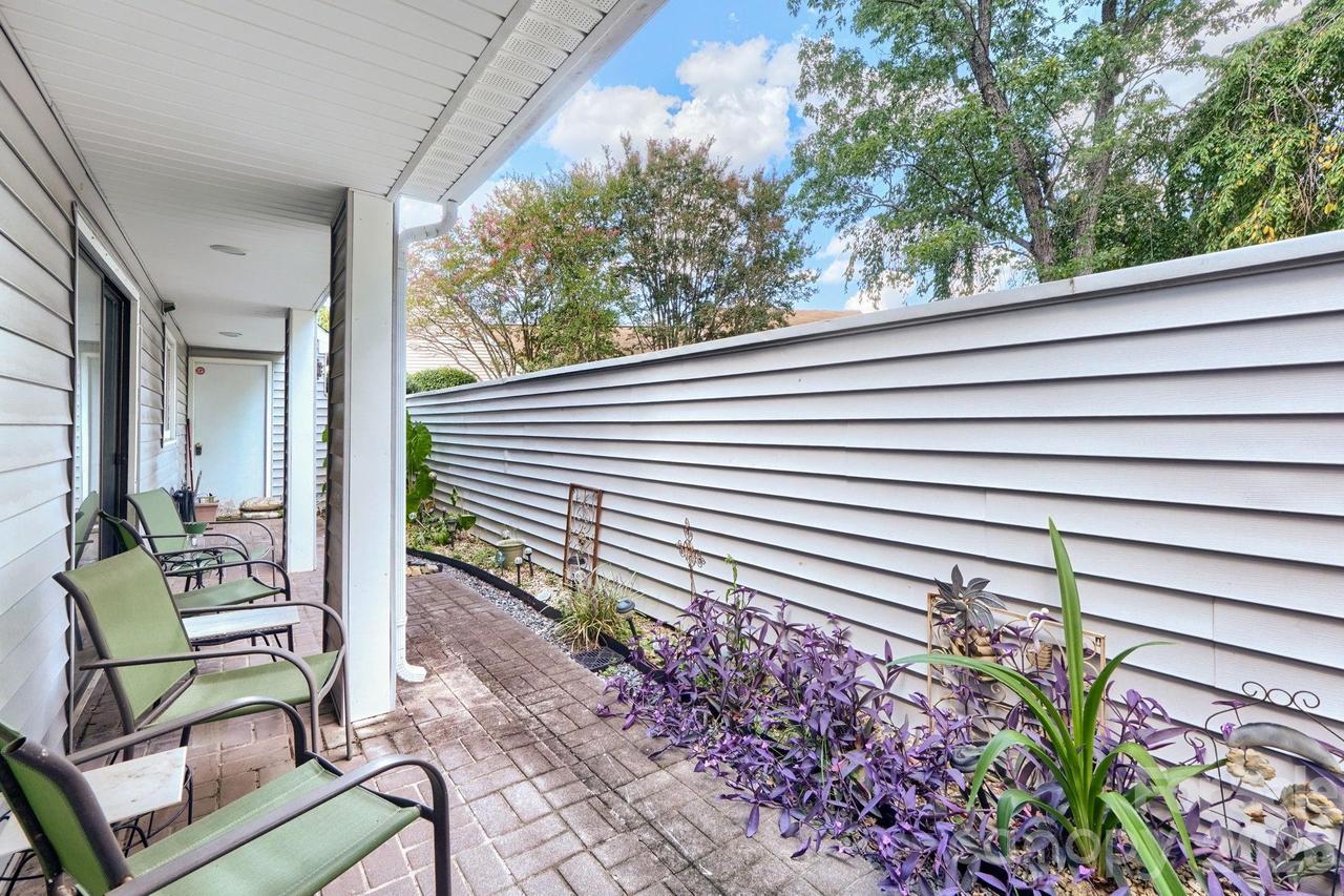 1634 Hollow Dr. #D, Charlotte, NC 28212