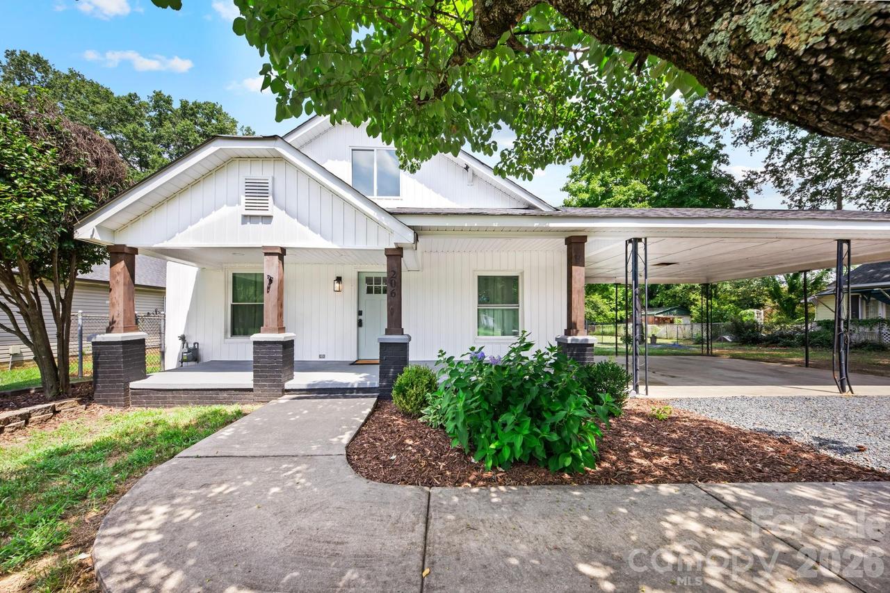 206 Bethpage Rd., Kannapolis, NC 28081