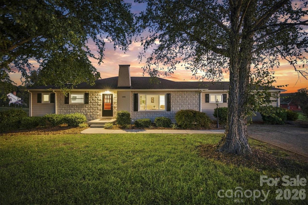 4820 16th Street Dr., Hickory, NC 28601