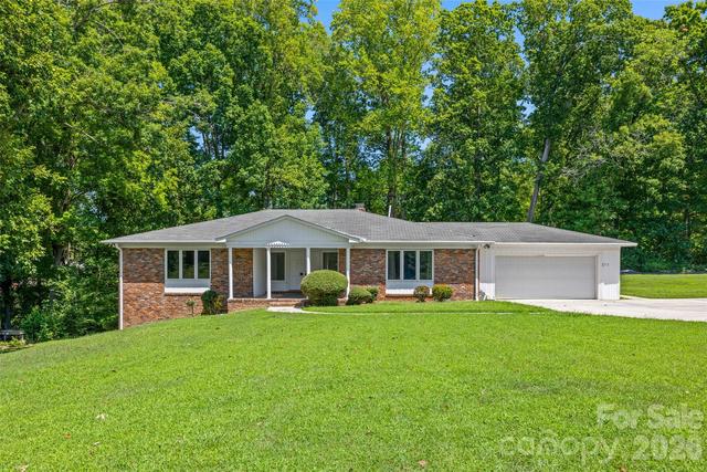 New Homes For Sale This Week That Attend West Mecklenburg High School: August 21st to August 27th