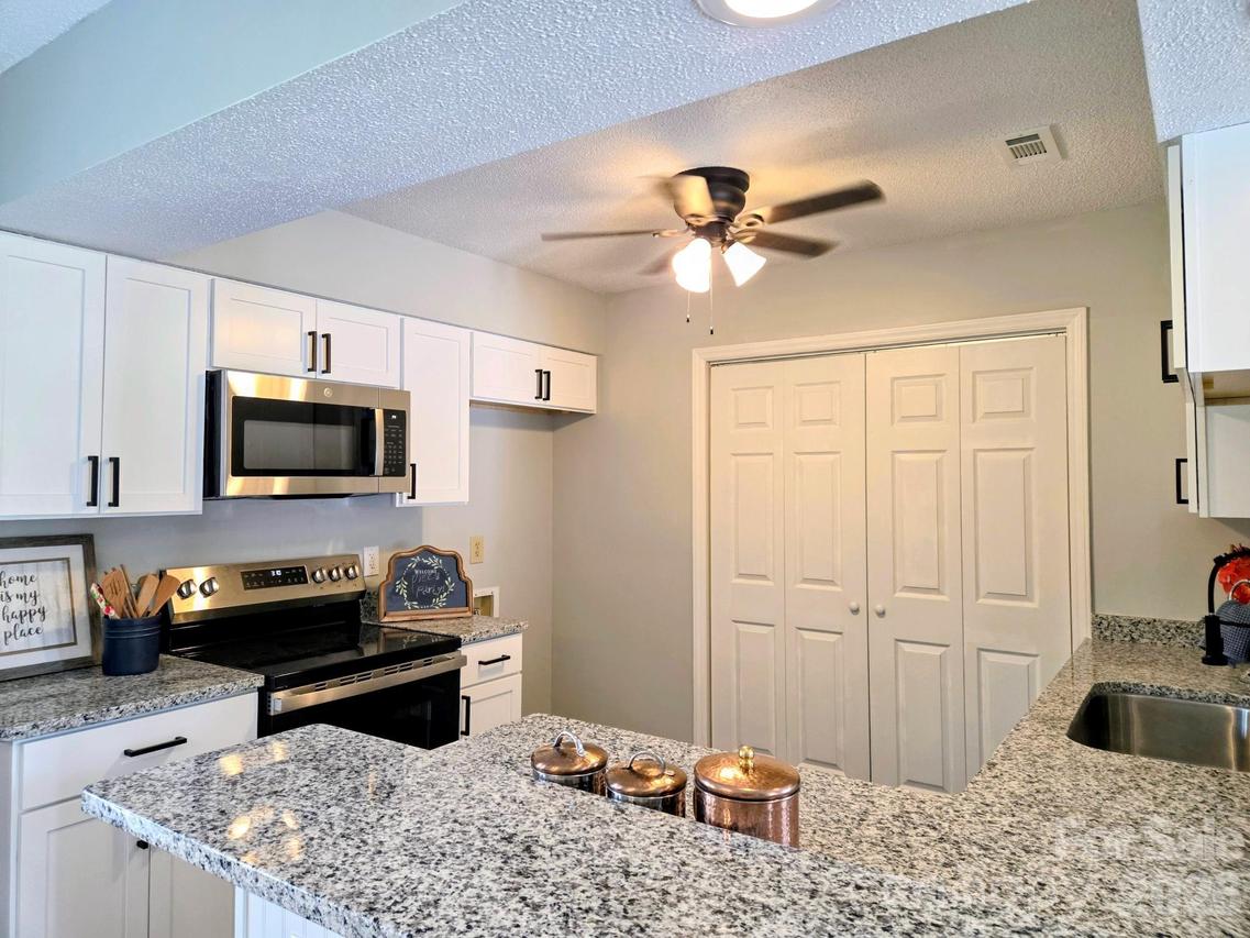 11318 Treebark Dr., Pineville, NC 28134