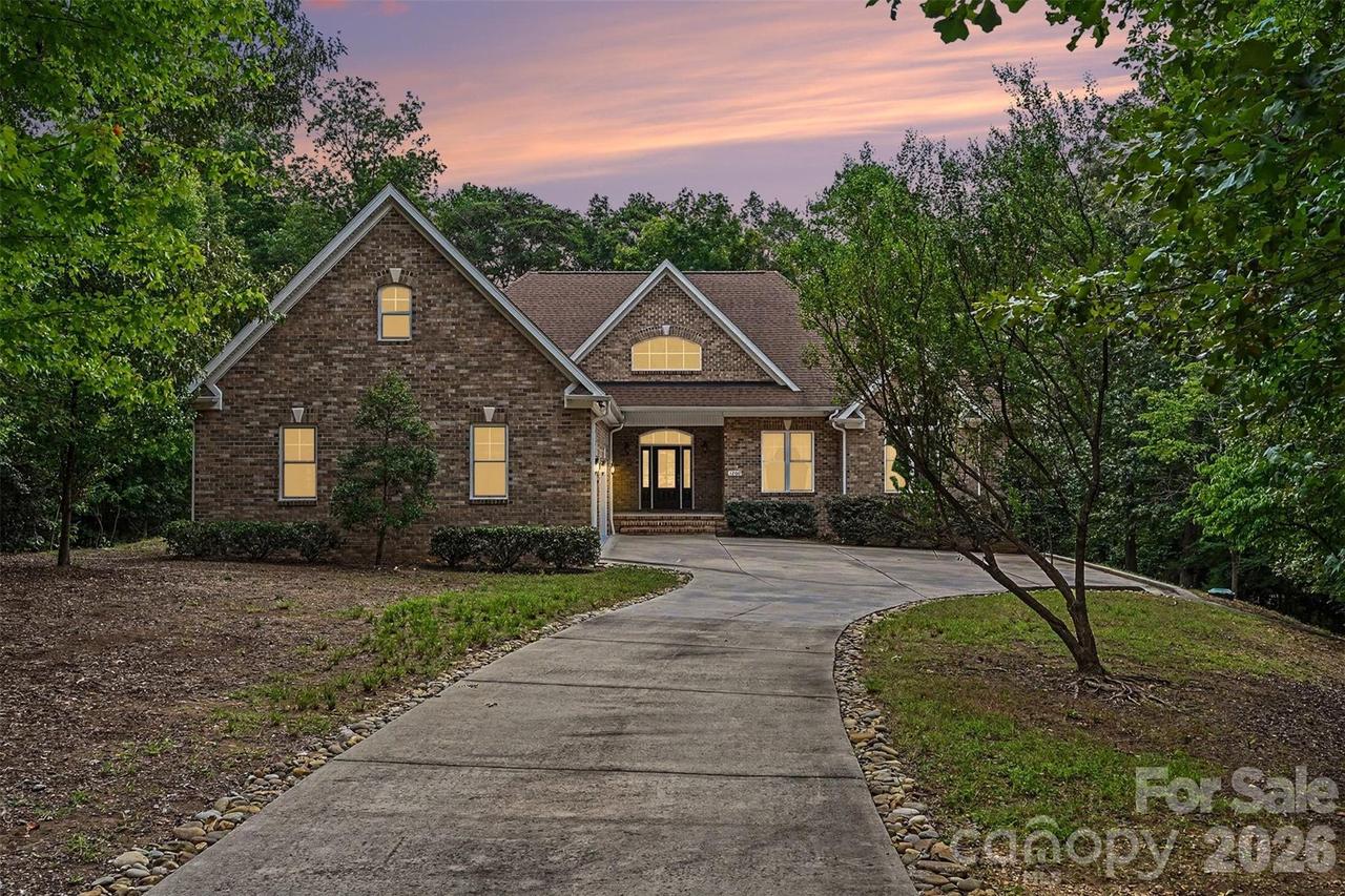 1208 Emerald Bay Dr., Salisbury, NC 28146