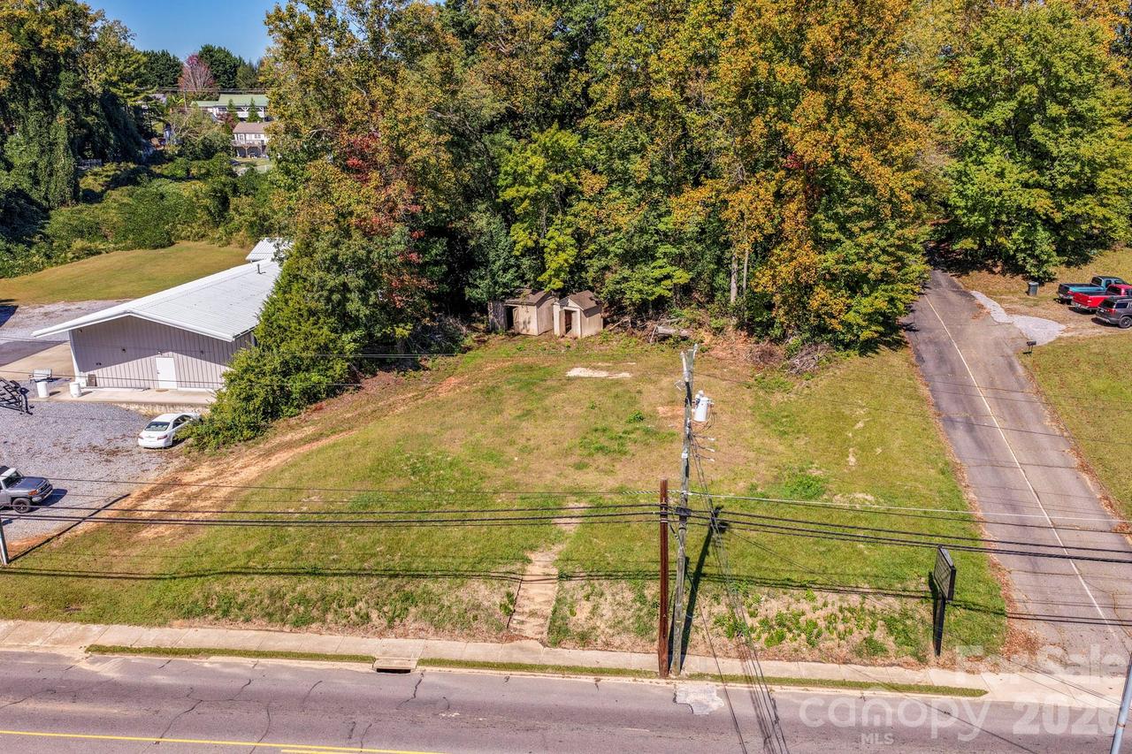 891 E Court St., Marion, NC 28752
