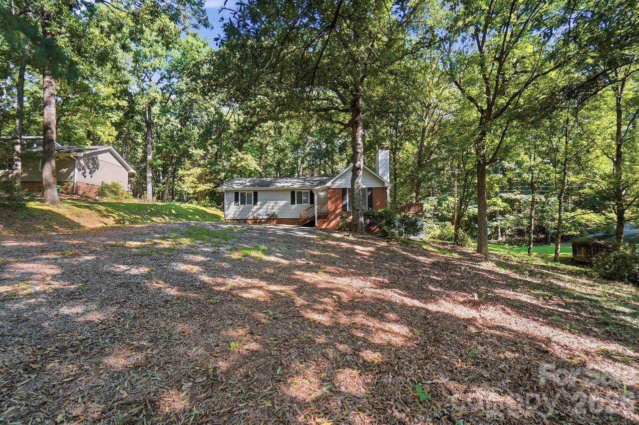 319 Settlement Dr., Midland, NC 28107