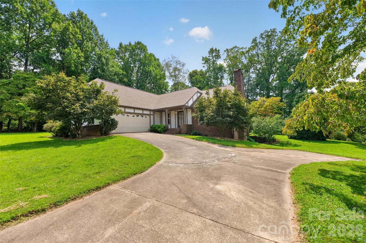 2923 Dogwood Dr., Claremont, NC 28610