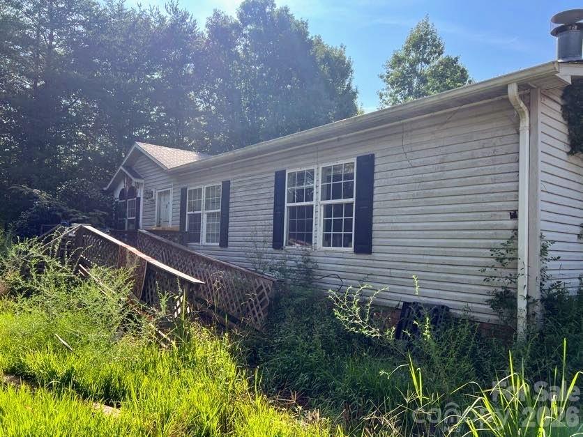 366 Shires Rd., Ellenboro, NC 28040