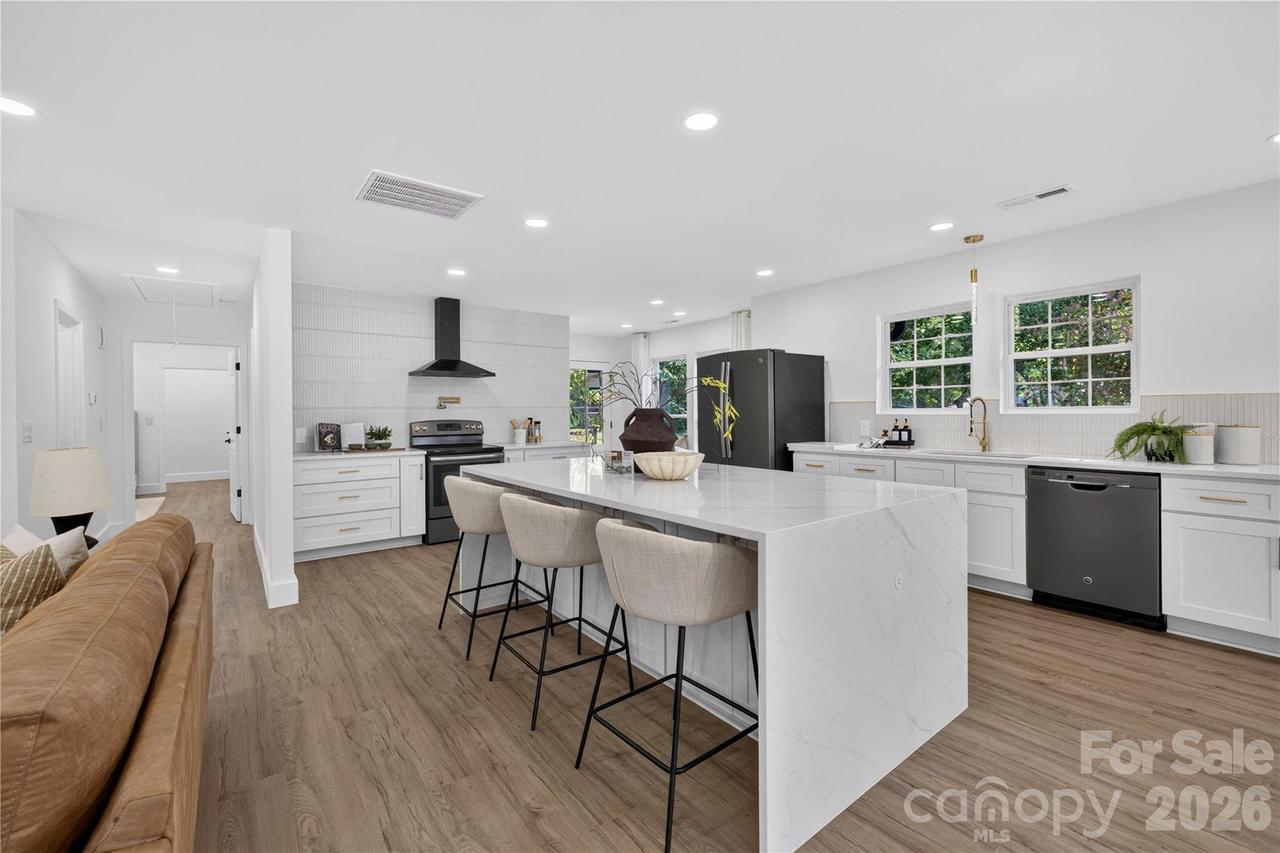 153 Woodlynn Dr., Charlotte, NC 28214
