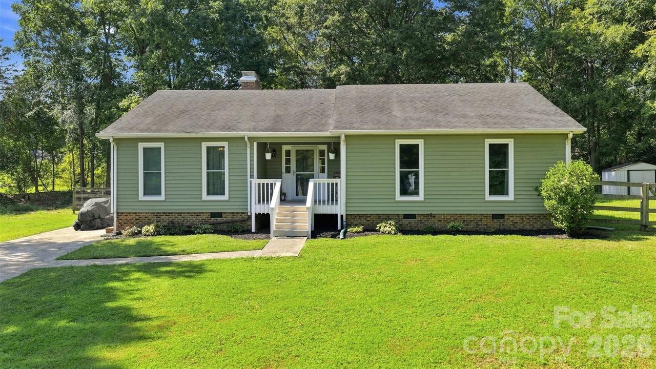 1405 Woodlark Pl., Monroe, NC 28112