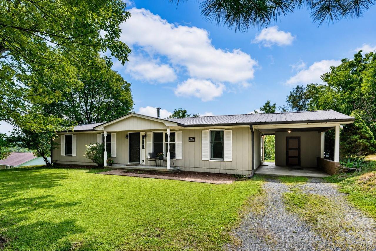 1057 Skyway Dr., Marshall, NC 28753