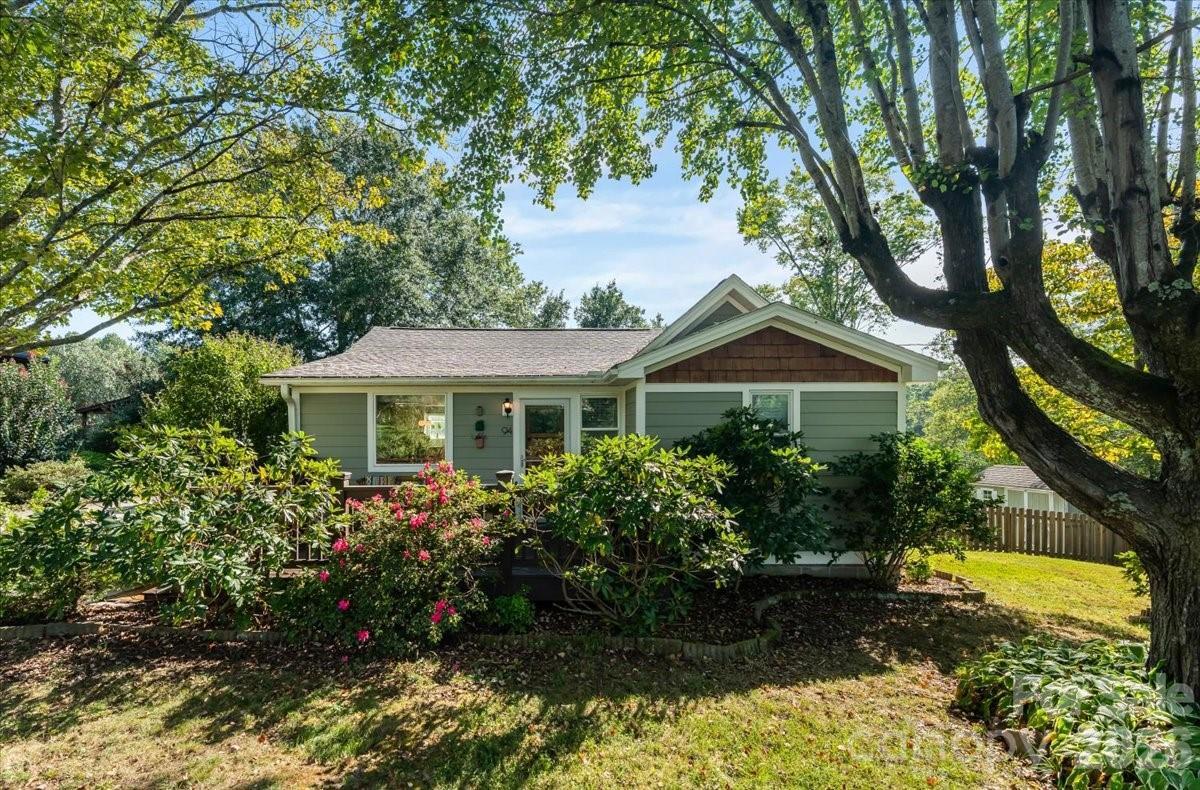 94 Pressley Ave., Brevard, NC 28712