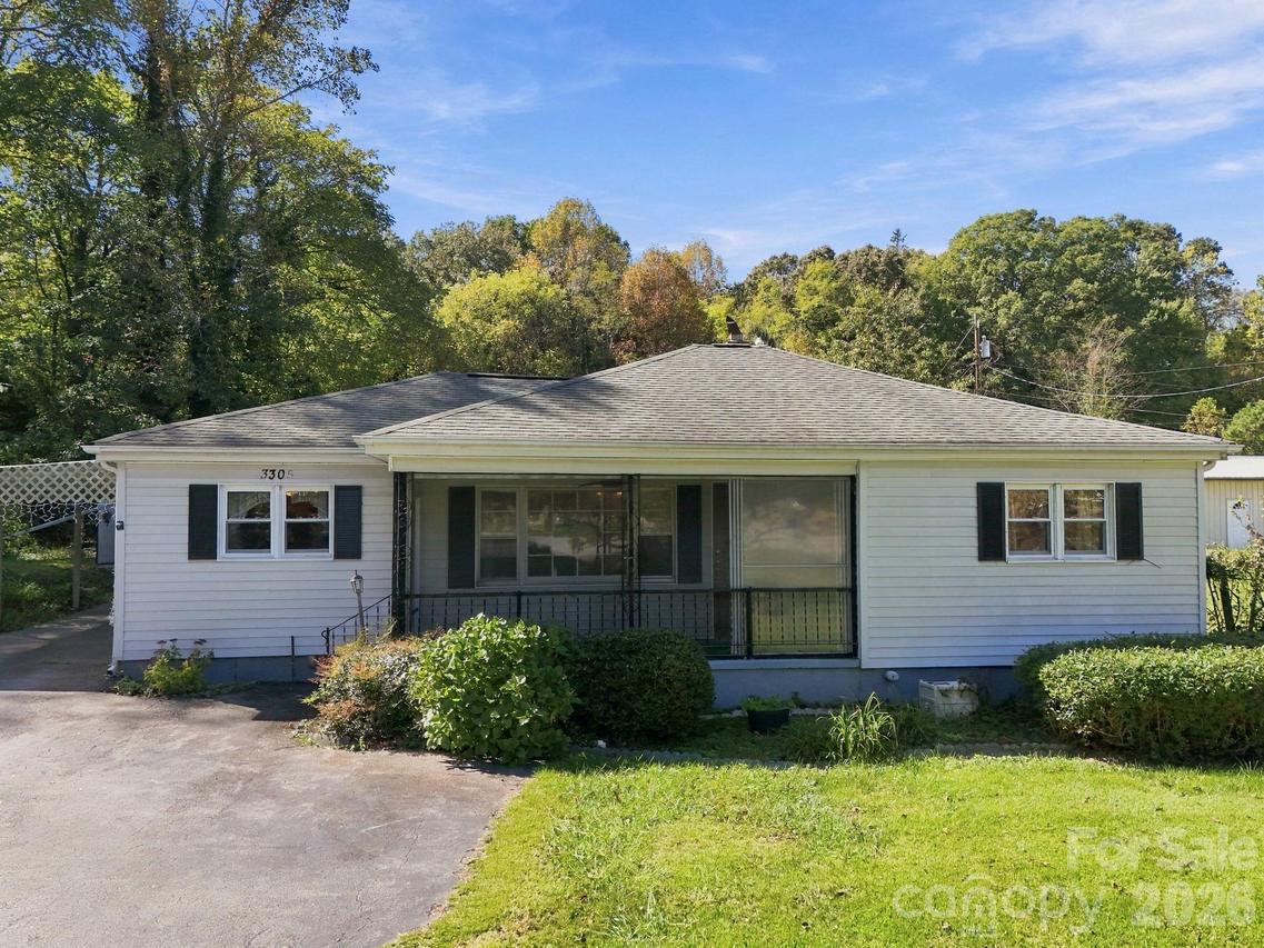 3305 Spartanburg Hwy., Flat Rock, NC 28731