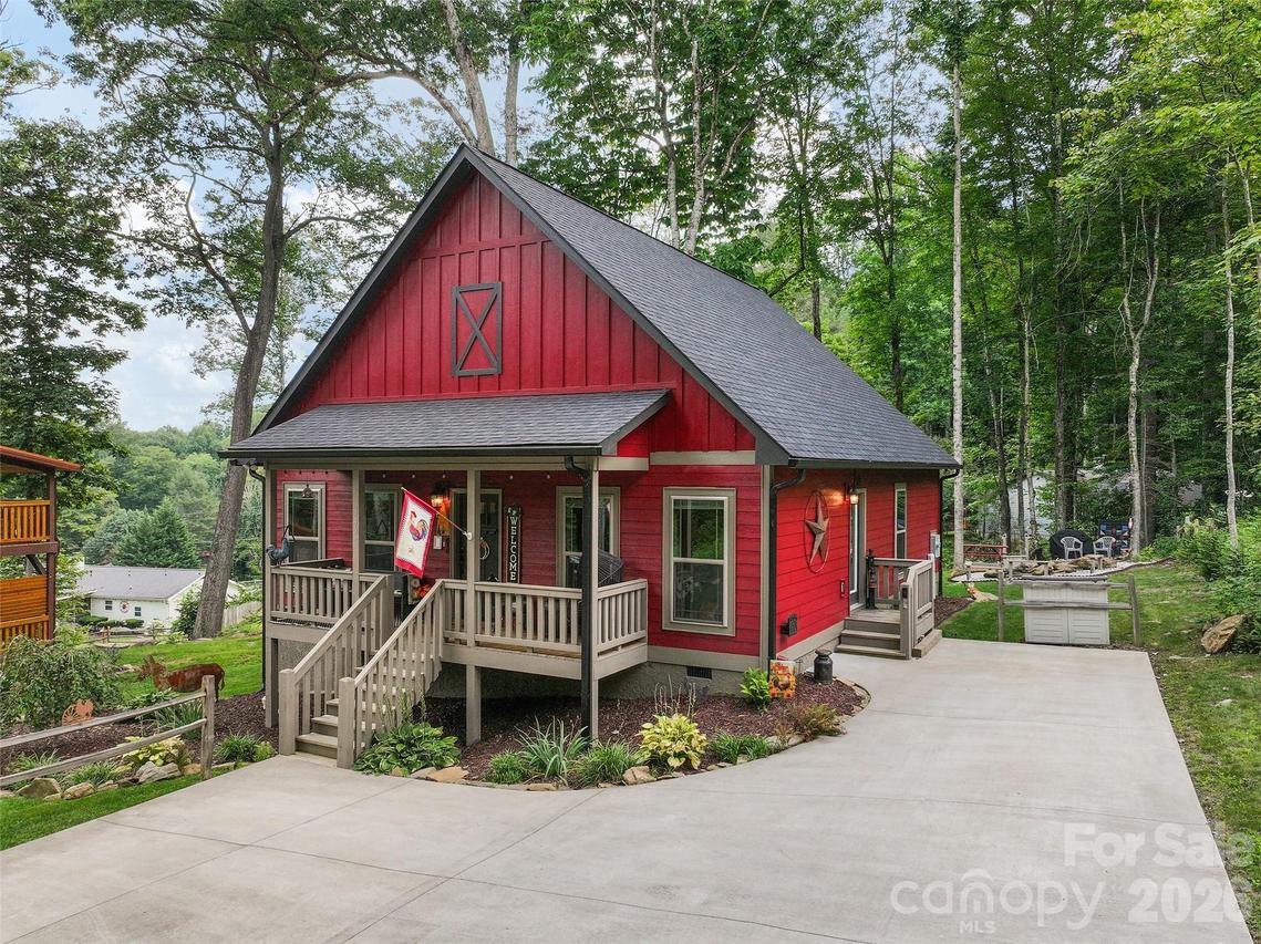 545 Twinbrook Ln., Maggie Valley, NC 28751