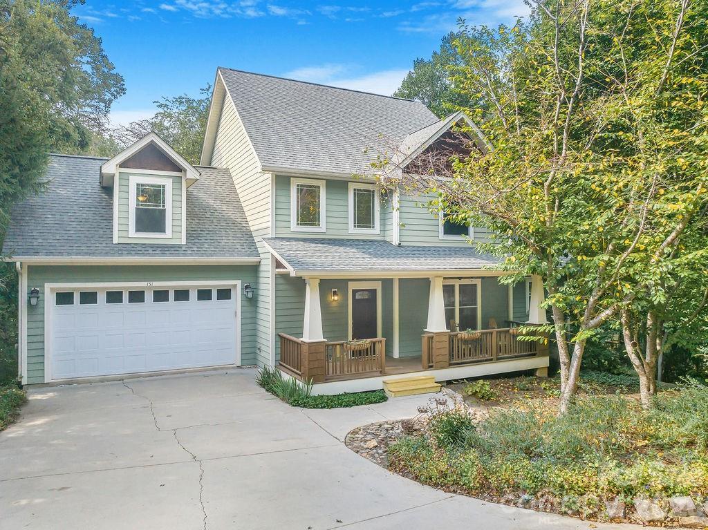 151 Hillside Dr., Swannanoa, NC 28778