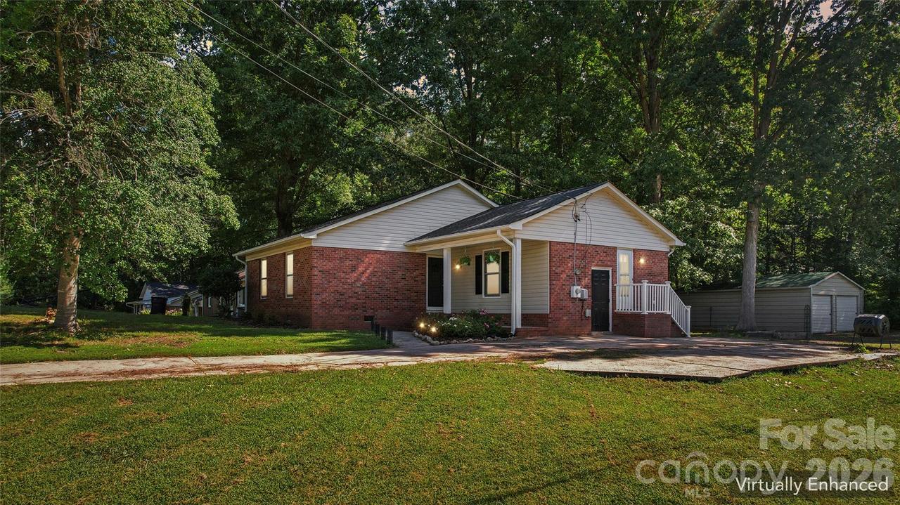 611 Woodland Dr., Rockwell, NC 28138