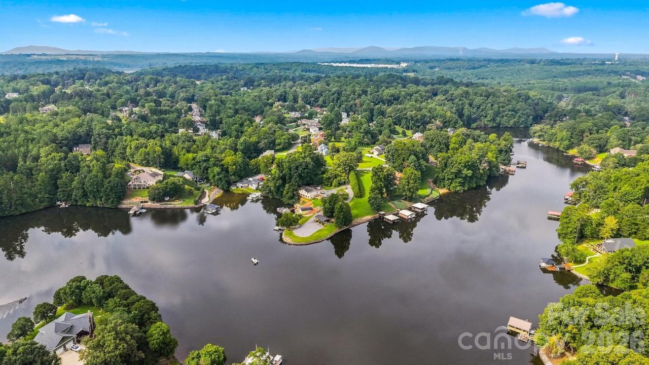 6011 Dockside Dr., Hickory, NC 28601