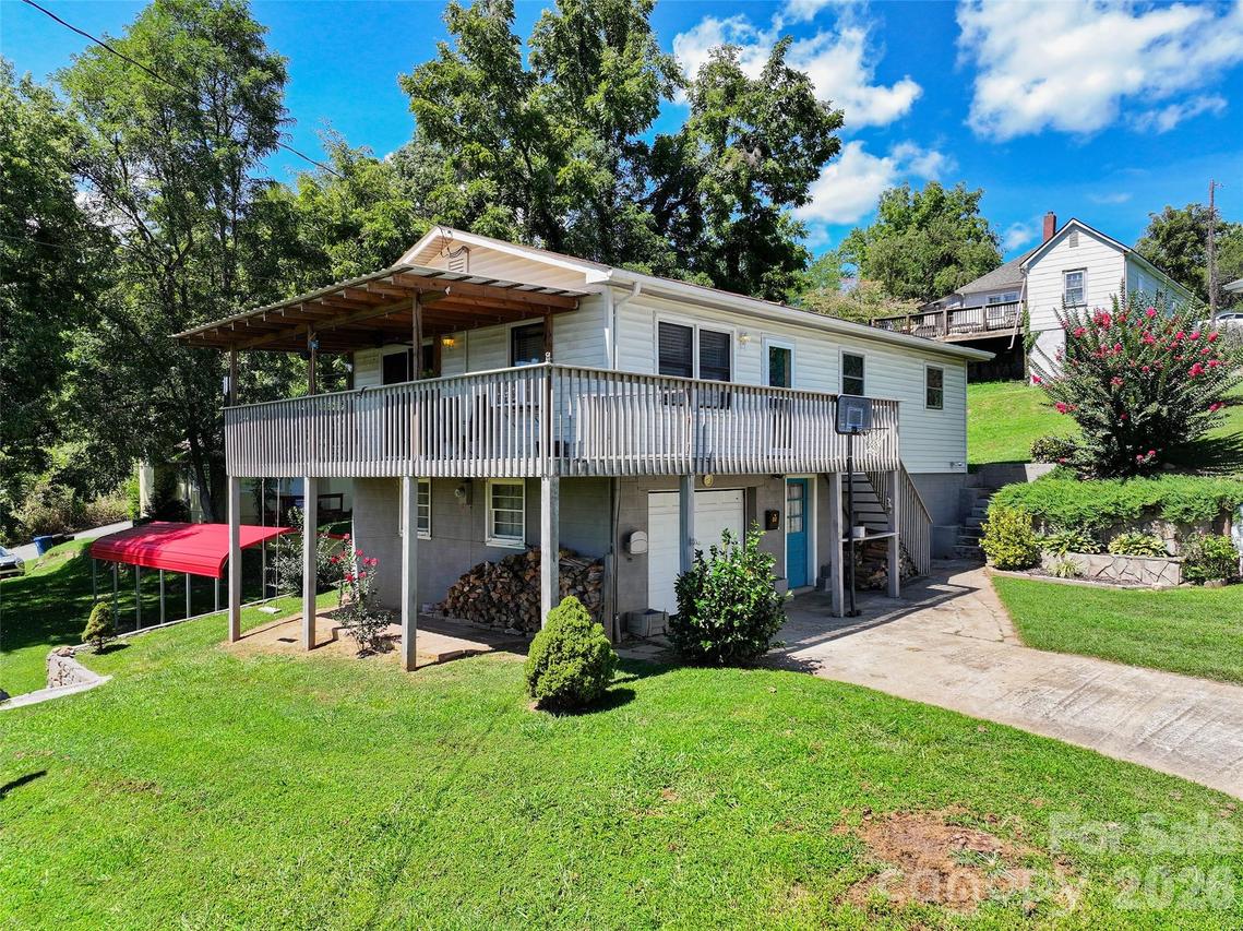 83 Rocky St., Canton, NC 28716