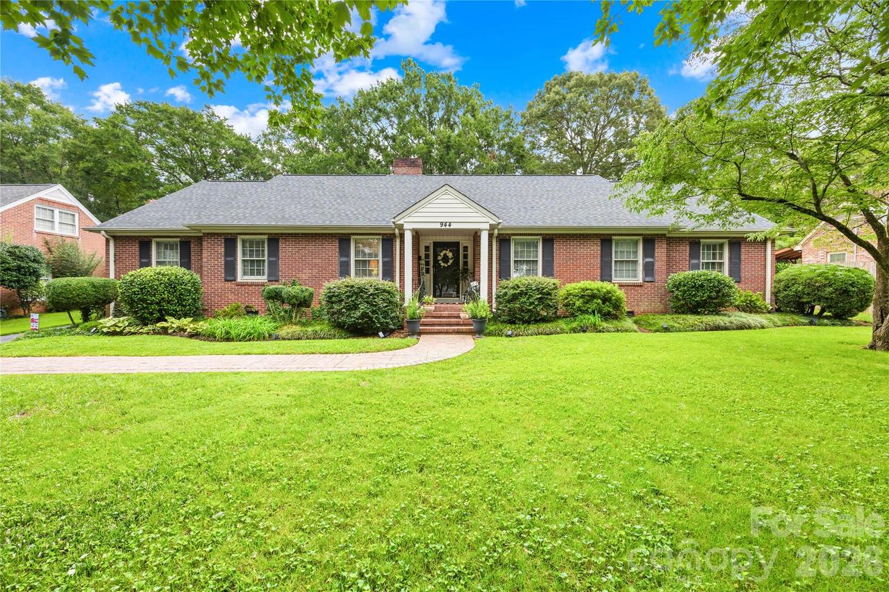 944 Churchill Dr., Gastonia, NC 28054