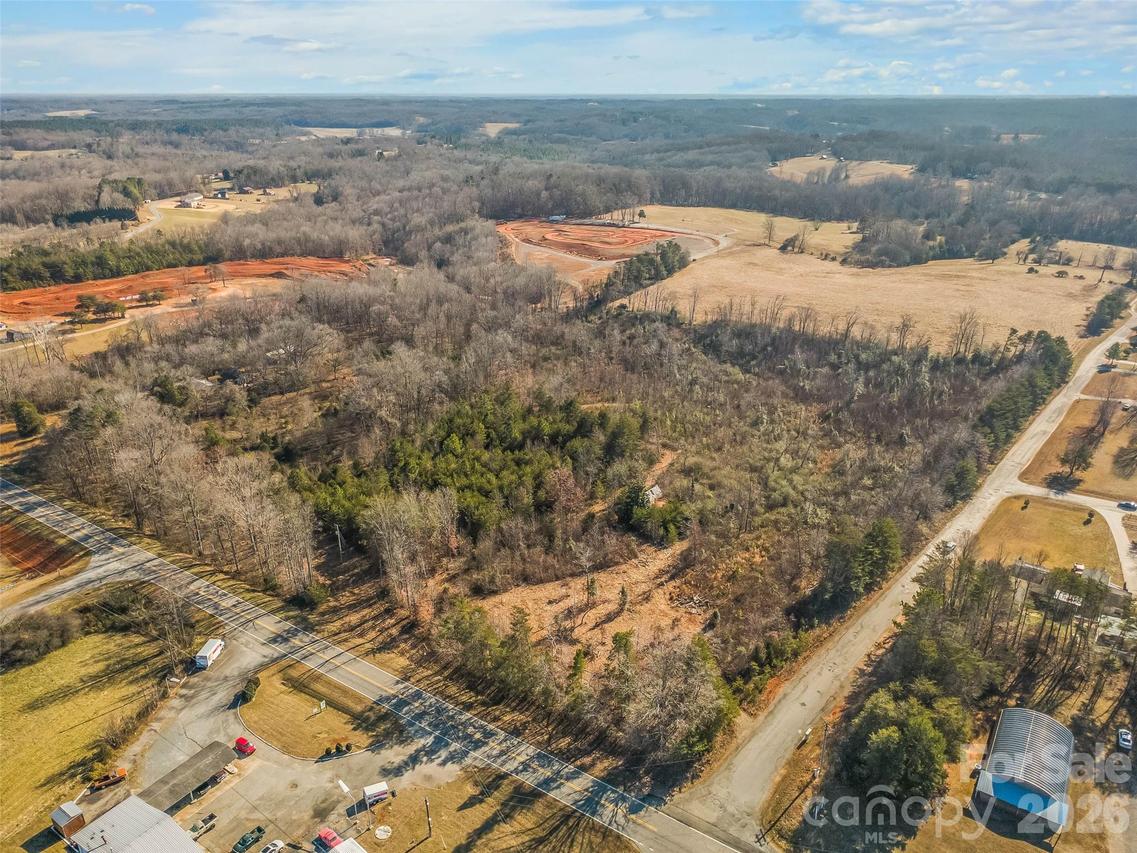 00000 Hoots Rd., Yadkinville, NC 27055