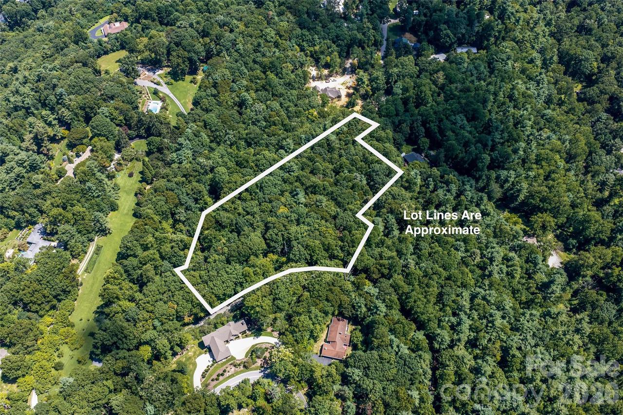 99999 Sabine Dr. #2A, Laurel Park, NC 28739