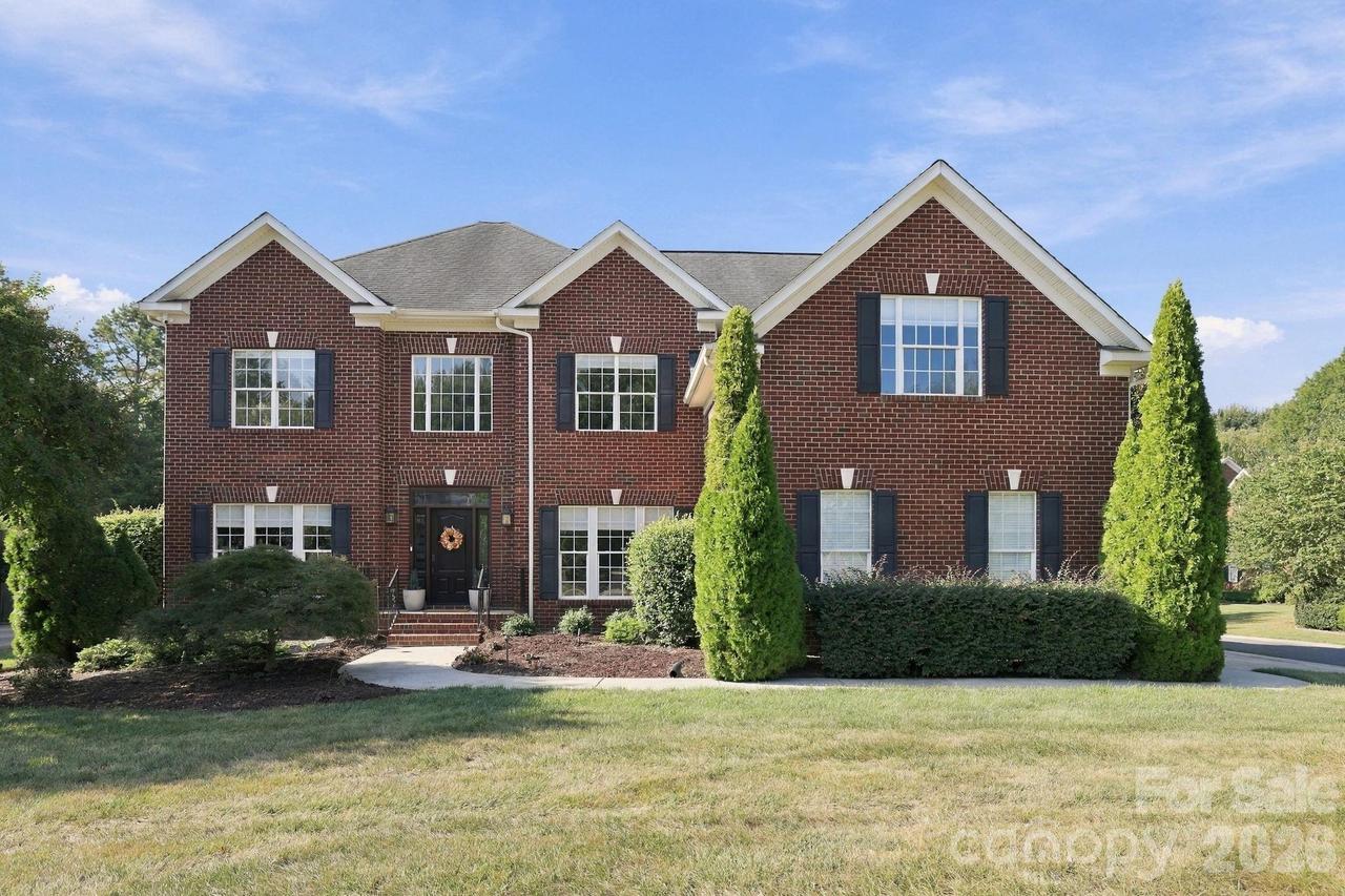 702 Carver Pond Ln., Waxhaw, NC 28173