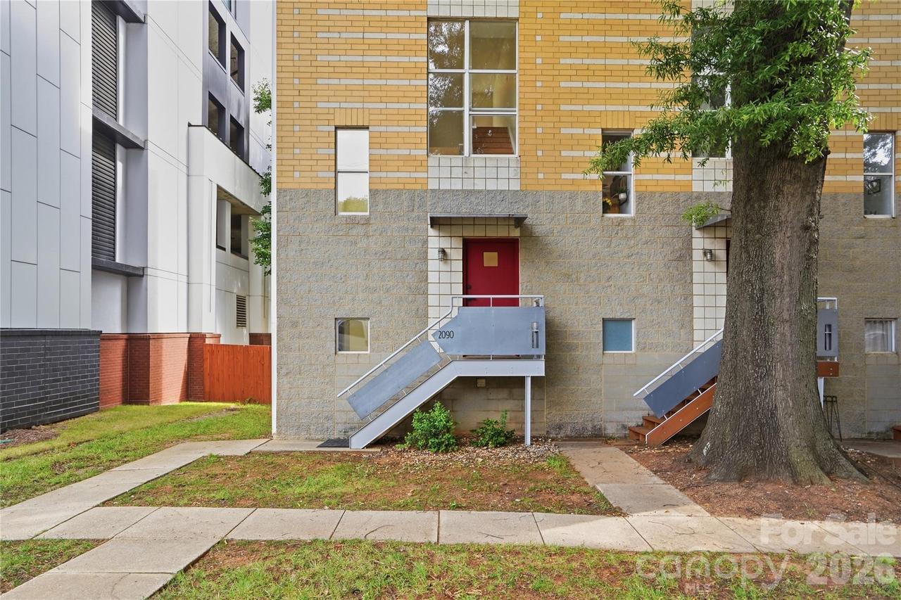 2090 Atherton Heights Ln., Charlotte, NC 28203