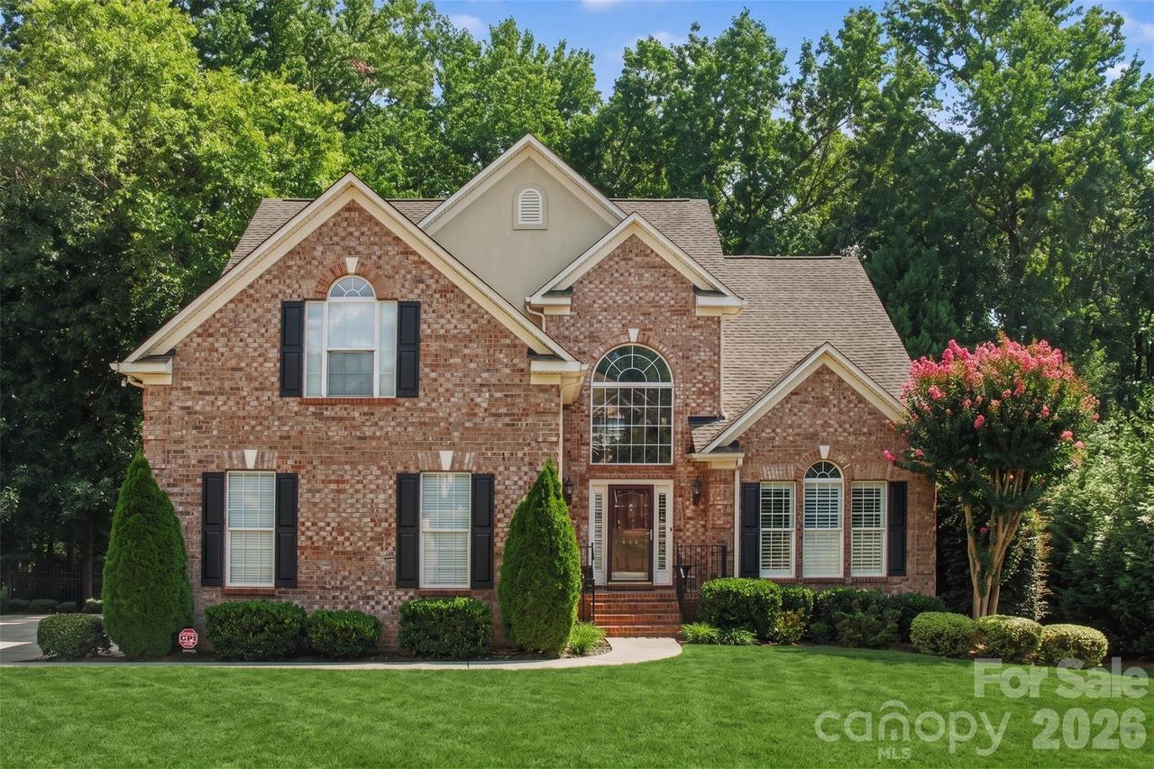904 Carisbrooke Ln., Waxhaw, NC 28173