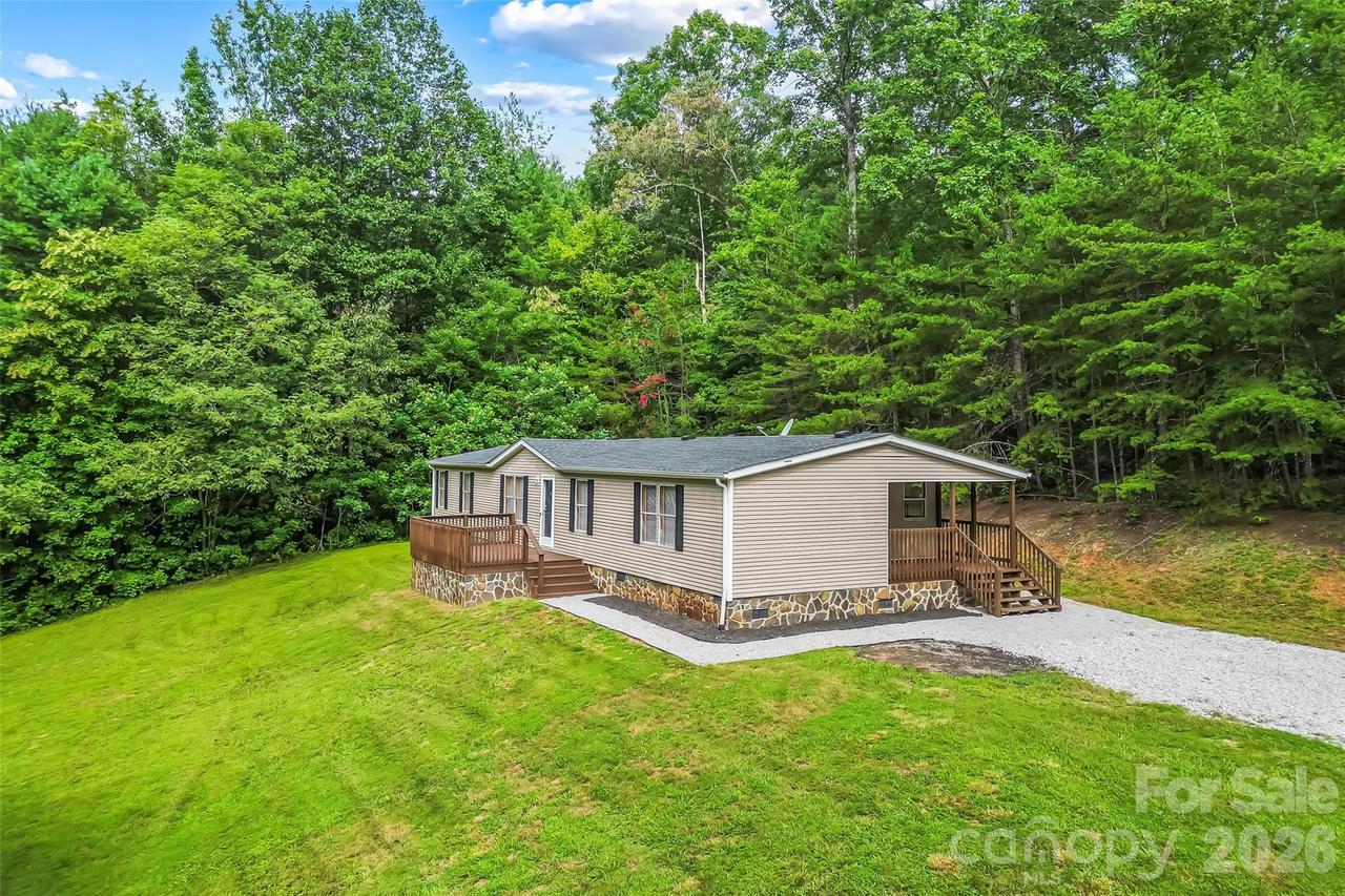 390 Stacy Hollow Dr., Marion, NC 28752