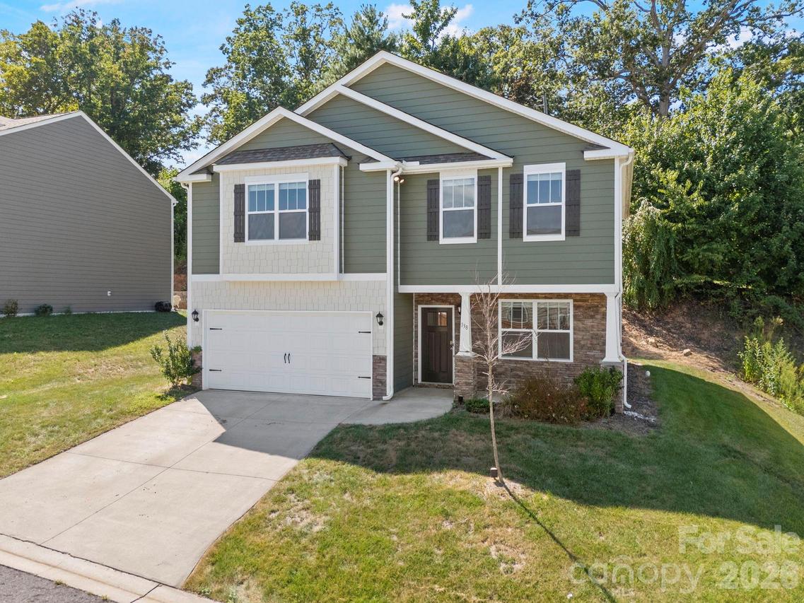 138 Marathon Ln., Candler, NC 28715