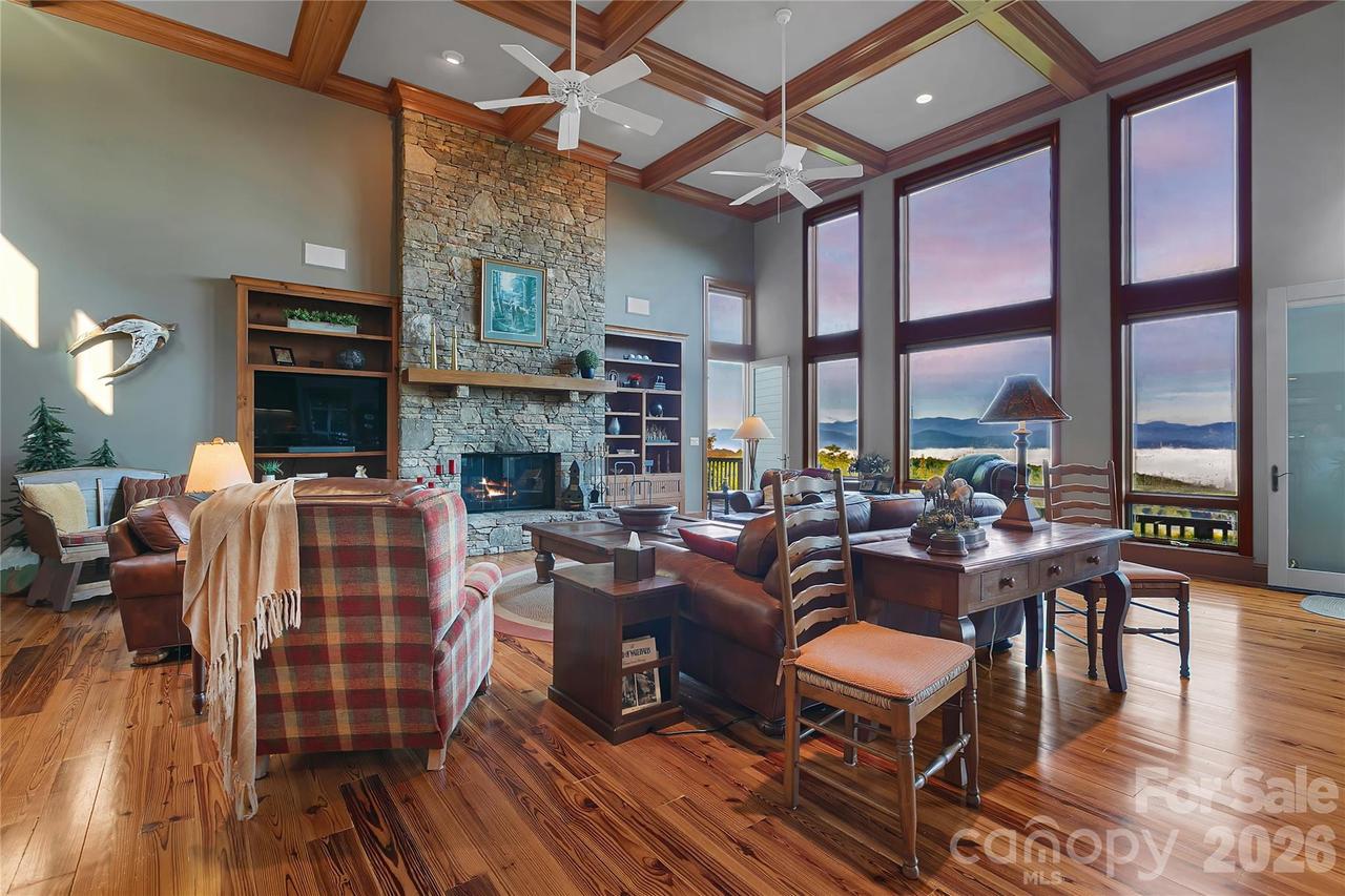 74 Walnut Ridge Ln., Brevard, NC 28712