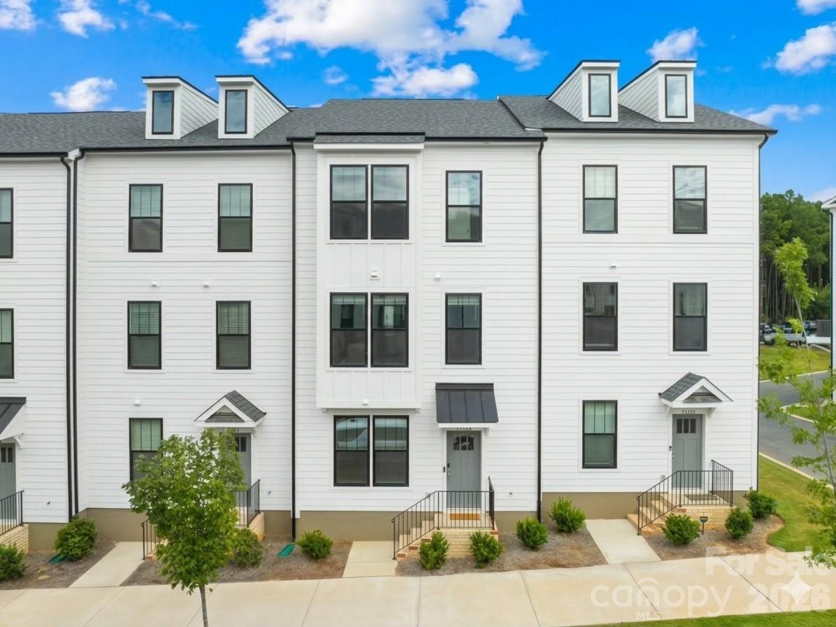 15332 Ballancroft Pkwy., Charlotte, NC 28277