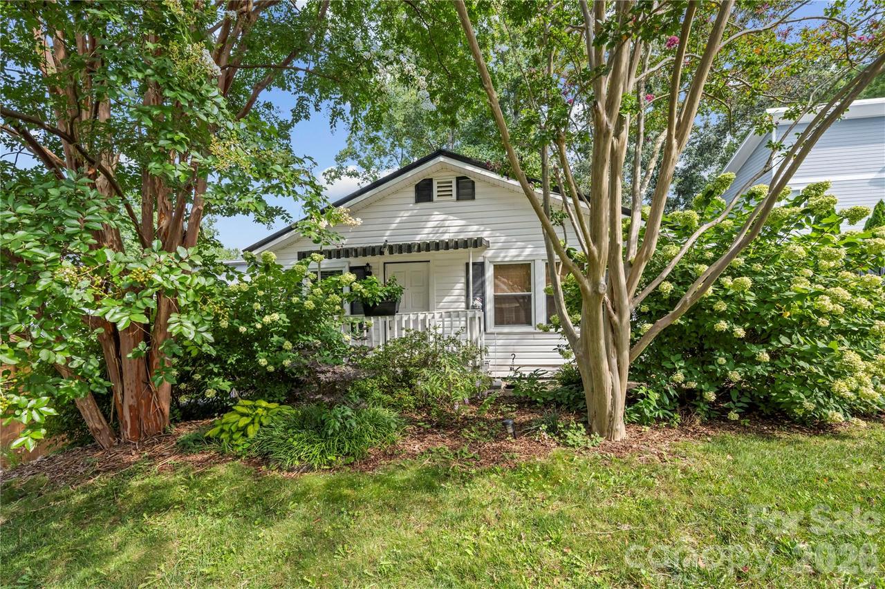 2 Bostic Pl., Asheville, NC 28803