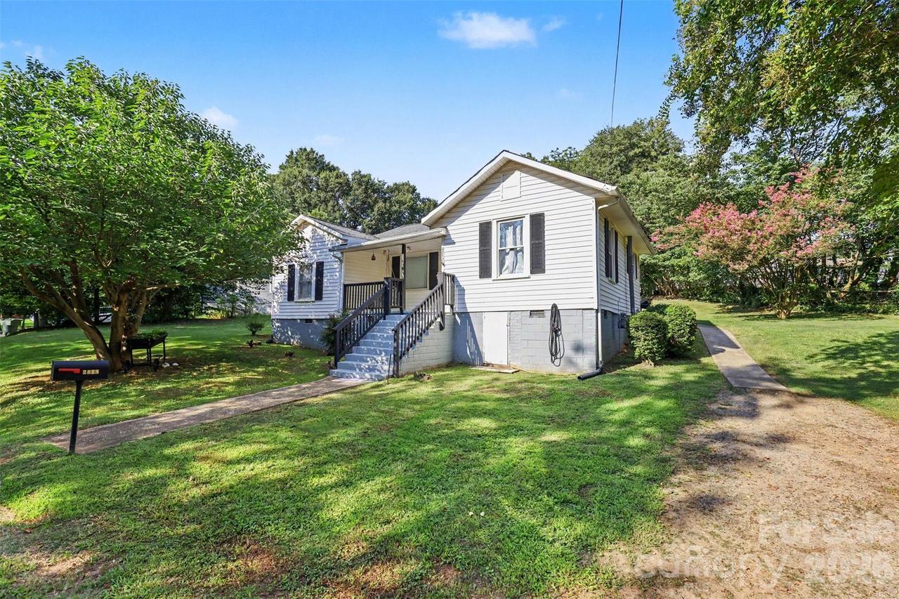 2878 Millstone Dr., Gastonia, NC 28054