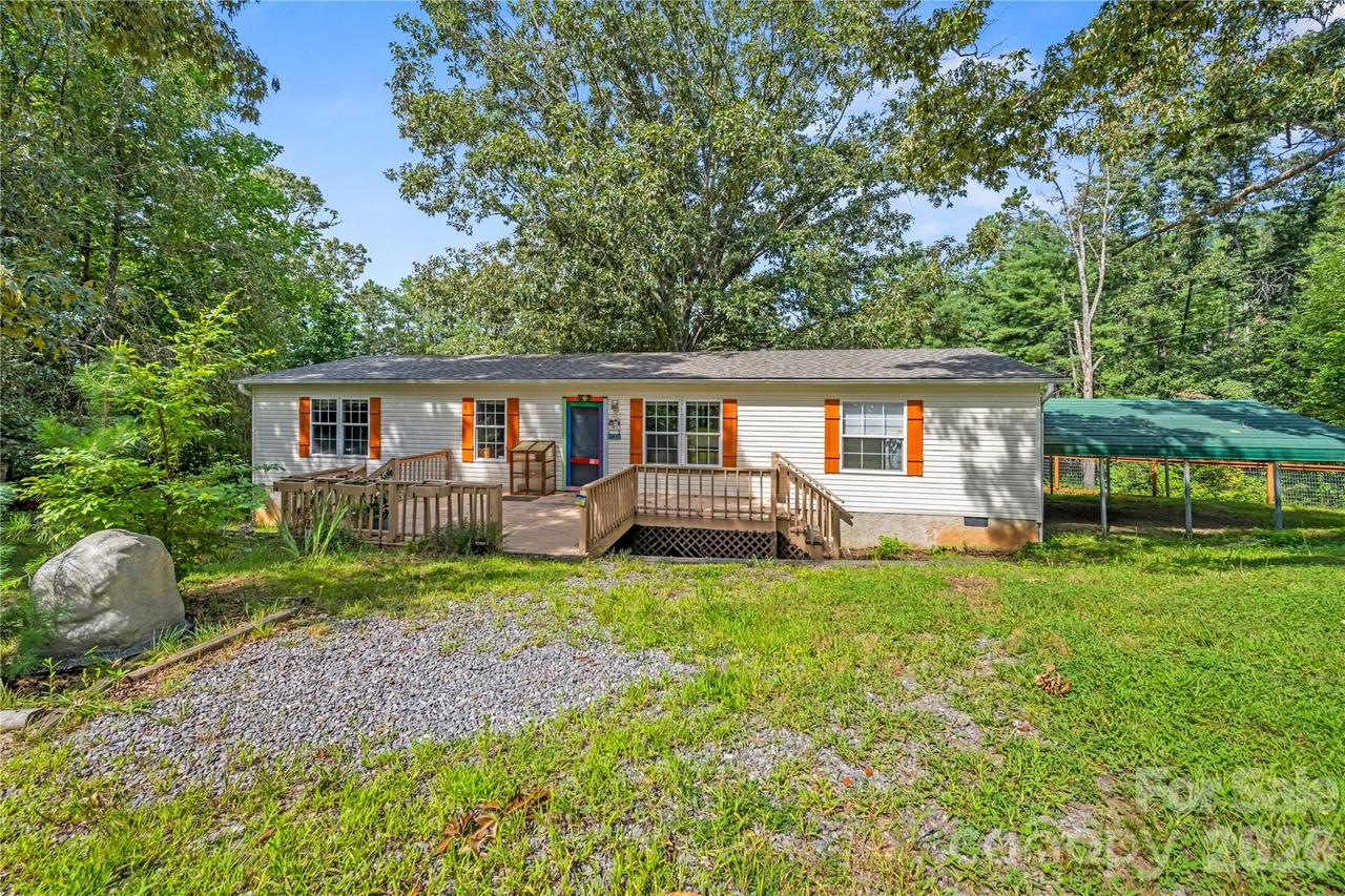 16 Vance Cemetery Rd., Weaverville, NC 28787
