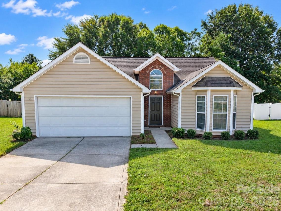 12704 Cumberland Crest Dr., Huntersville, NC 28078