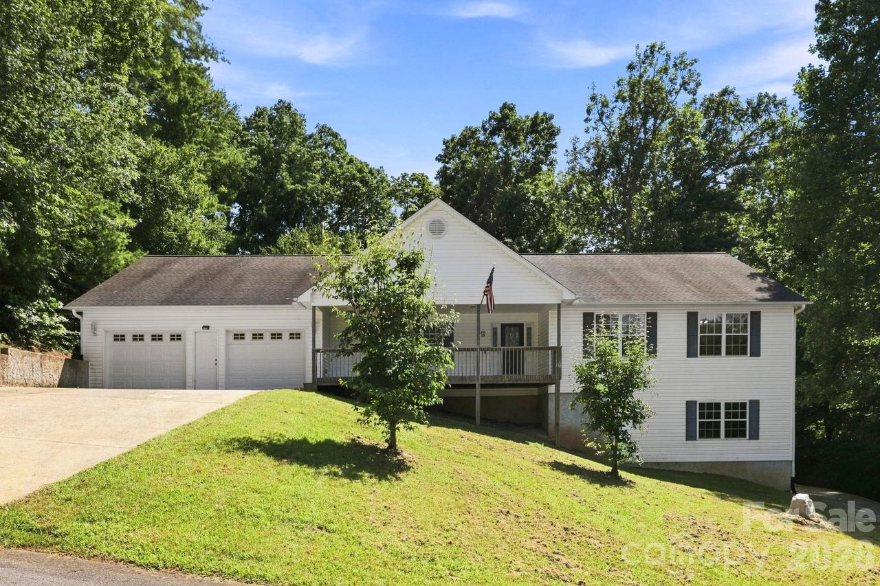 62 Chickwood Tr., Weaverville, NC 28787