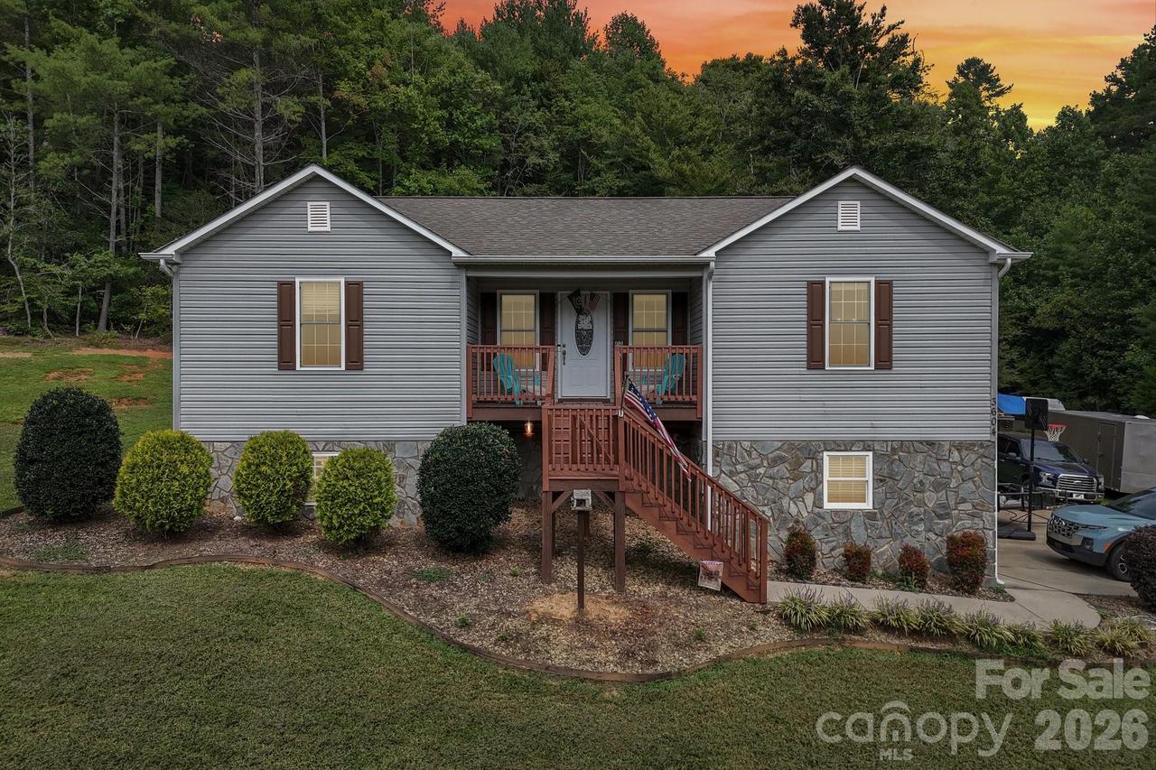 3604 Deerbrook Rd., Lenoir, NC 28645